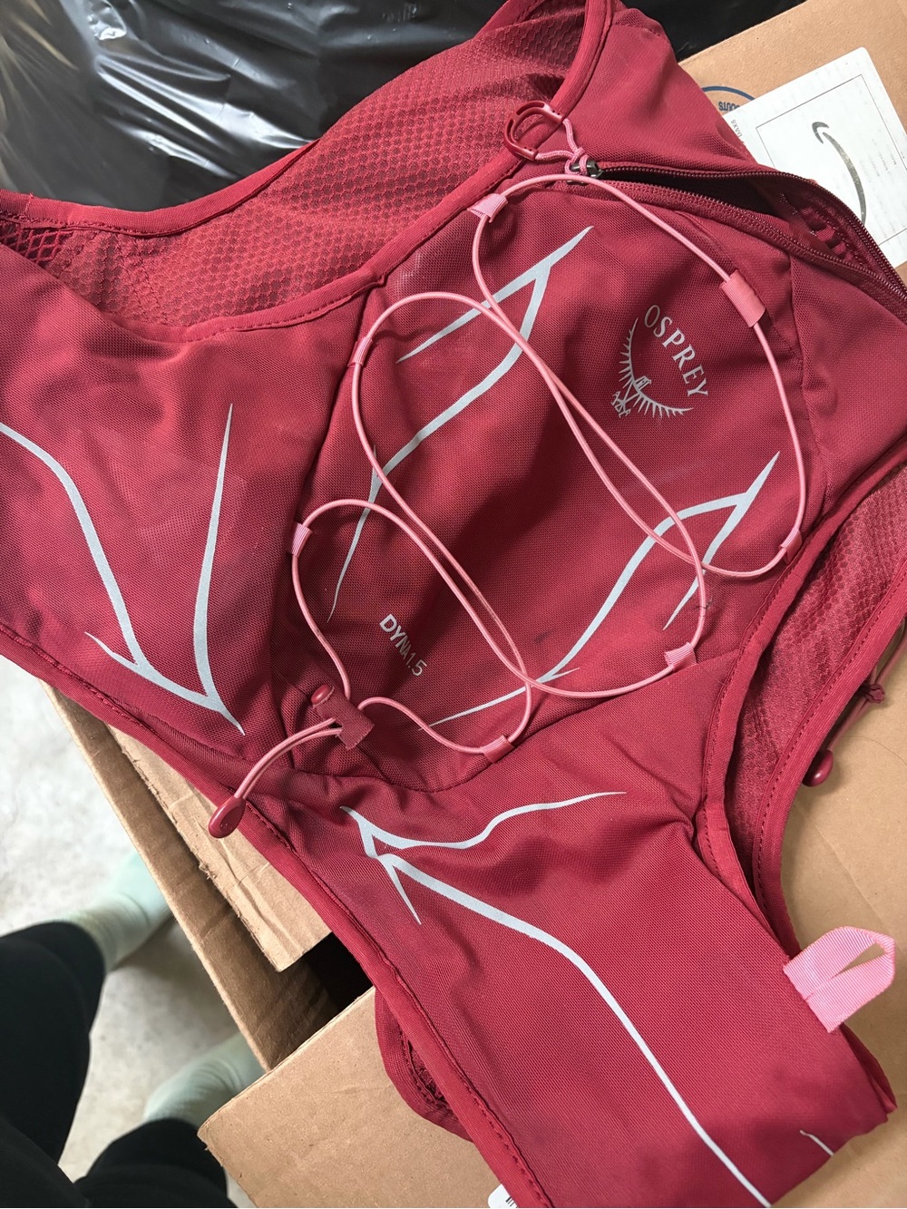 OSPREY Women’s Burgundy Running Hydration Vest - Picture 2 of 2
